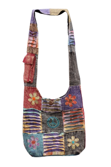 319.7 voor - hippie tas bloemen en peace - rode achterkant