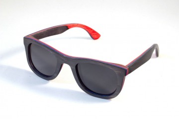 Houten bril zwart gekleurde lagen links