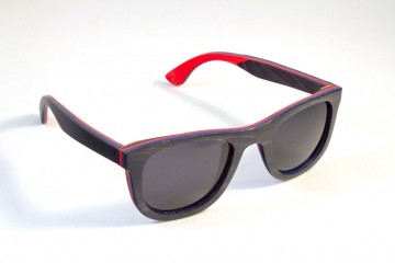 Houten bril zwart gekleurde lagen rechts