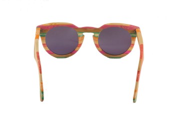 Bamboe zonnebril kleurrijk groen achter