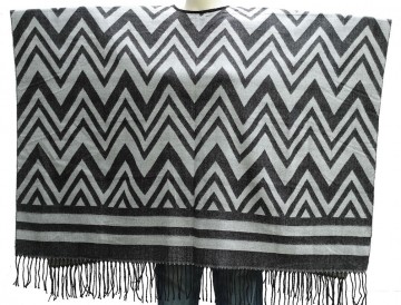 Poncho grijs zwart wijd