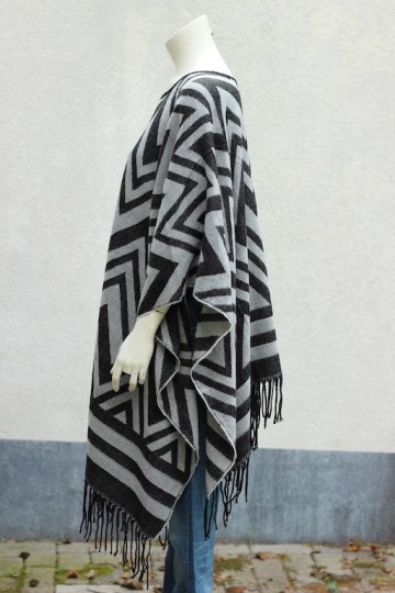 Poncho grijs zwart links
