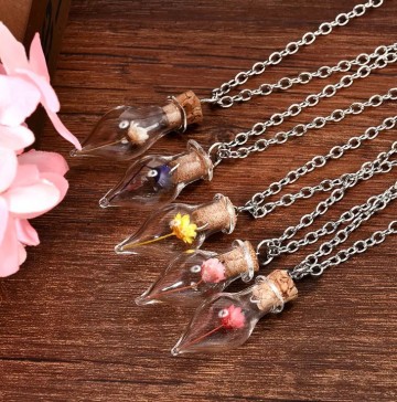 Ketting flesje met kurk bloem stock