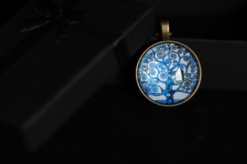 Ketting medaillon cabochon blauw low key