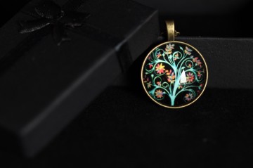 Ketting medaillon cabochon zwart low key