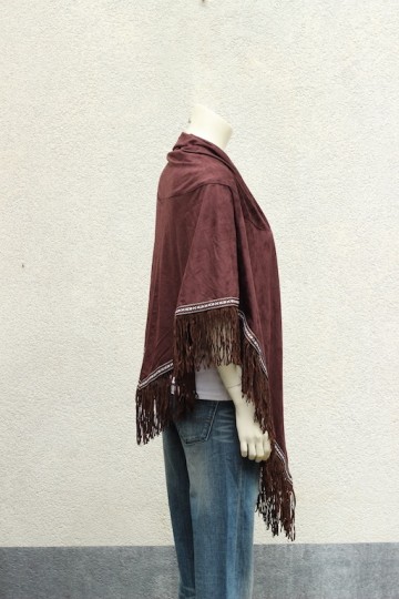 Omslagdoek suede bruin met franjes rechts