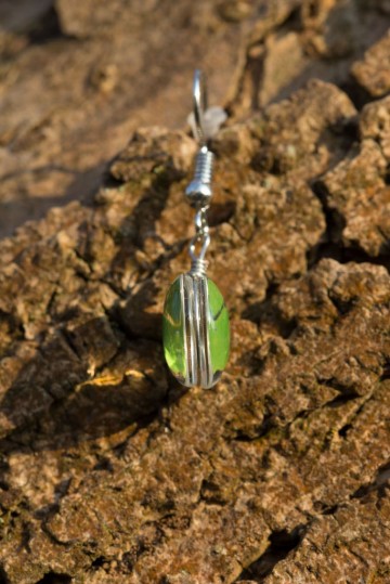 Oorbel bloem klavertje vier zijaanzicht